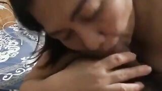Nhìn mẹ kế bú cặc với gương mặt thỏa mãn