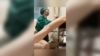Hiến tinh trùng được mấy em y tá bú cu