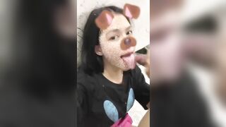 bón cu cho đứa bạn thân ăn cu rồi xuất hết lên mặt nó