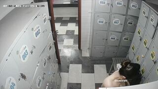 hack cam phòng thay đồ bể bơi bé nào cũng trắng trẻo dáng đẹp - phần 6