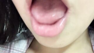 còn nhỏ nhưng vú to quá em à