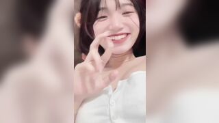 anh ken mấy câu em sướng cười khoe vú cho anh xem
