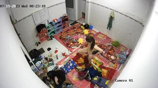 mấy bé KTV mặc mát mẻ như vậy bảo sao các anh thích đi hát - phần 6