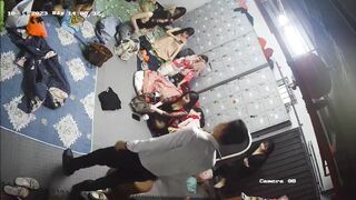 mấy bé KTV mặc mát mẻ như vậy bảo sao các anh thích đi hát - phần 10