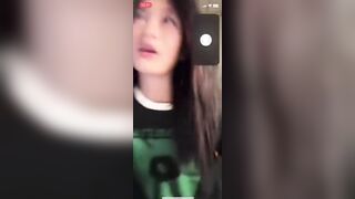 Gạ con bạn thân call video cho xem vú móc lồn dâm đãng