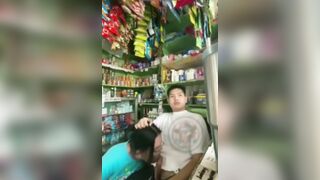 Đi tạp hoá bú cặc ông chủ luôn