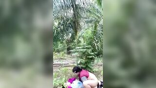 Nứng cặc thèm đụ nhưng không có vợ đi năn nỉ chị họ, chị thương nên cho đụ 1 cặc.