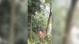 Vợ đi rừng rủ người lạ public