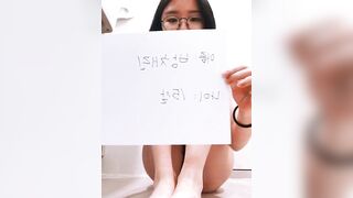 bé học sinh loli mặt cute nứng lồn thủ dâm bất chấp - phần 1