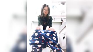 bé học sinh loli mặt cute nứng lồn thủ dâm bất chấp - phần 29