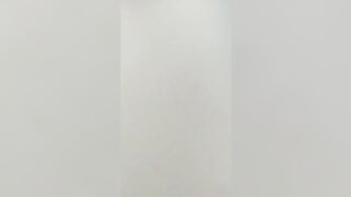 Rình được em gái sịp đen răng khểnh đang rửa lồn (Hack cam, quay lén)