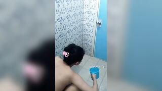 QUAY LÉN DÌ ÚT RỬA LỒN