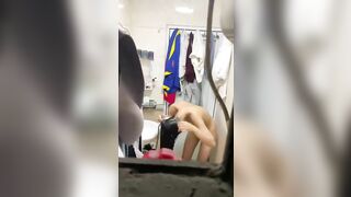 Quay lén em hàng xóm tắm 22