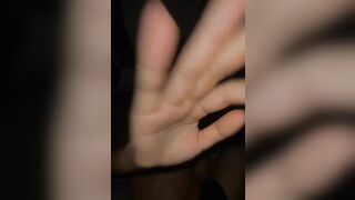 Nửa đêm mà em rên to quá, anh nhét luôn quần lót vào miệng