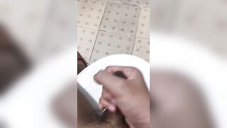Lọ trong wc