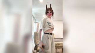 gái xinh loli lộ clip 30.000 người theo dõi trên Douyin.