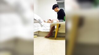 Tranh thủ nhà ko có ai, Bóp Vú Mò lồn con bạn thân ngủ say lút cán djt tê lồn rên rỉ