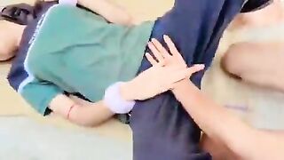 Vừa mới đi học thể dục về em gái 16 tuổi đã bị anh trai đè đụ,rồi suất tinh trong lồn