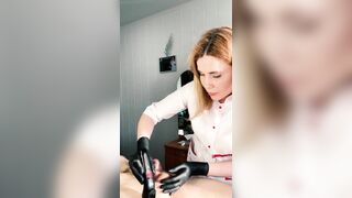 Đi triệt lông sướng quá bắn luôn trước mặt nhân viên