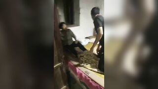 Bà già U65 đi nhà nghỉ ngoại tình thì bị chồng đi đánh ghen 😄 lão nhân tình hổ báo.
