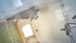 Cam kín trg nhà tắm quay lén nhỏ e họ hay tắm trưa,trưa nào e tắm xg cũng đc xem p2
