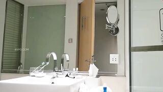 LOẠN LUÂN, ĐỊT CON E HỌ TRONG NHÀ TẮM