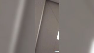Tranh thủ nhà k có ai nên lén lút quay lén nhỏ em họ kính cận xinh vú múp đi tắm