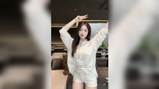 Hot Tiktoker Huyền Trang 2004  call sex