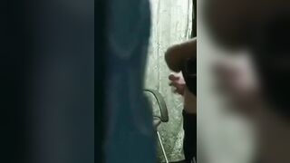Quay lén 2 em học sinh lén lút bú cu giờ ra chơi