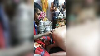 Em gái 16 tuổi nhờ thầy làm bùa yêu, ai dè thầy vừa làm phép vừa bú lồn.
