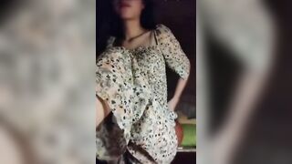 Em hồng anh 2k10 body ngon, thủ dâm sướng phun nước đái