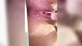 Nhìn lồn thở hỗn hểnh run rấy khi cho sextoy vào trong rung sướng thật