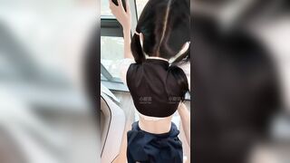 Cặc dài dập bé em họ mình dây bím múp nhỏ nhắn bên cửa sổ vừa địt vừa ngắm cảnh sướng