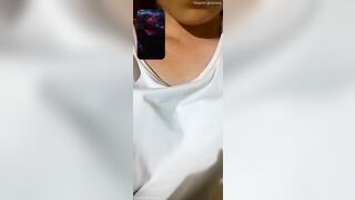 Vừa nằm ở phòng mở đèn bay vừa call video gạ em rau Như Ngọc mới lớn show vú cho xem