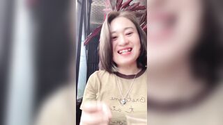 Gái Xinh, vú to Vừa CF vừa kể Chuyện Dâm