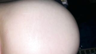 Nữa đêm chở e dâu mông to dâm ra ngoài chổng mông đái bậy rồi đụ public bắn ngập lồn