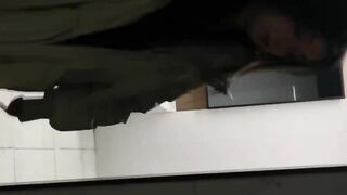 Quay lén gái đái móc lồn lồn múp thâm đen