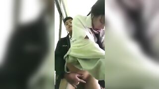 Thầy giáo khi cả lớp tan học về nèn lại đè đụ 1 em học sinh lớp 10 thỏa mãn con cặc.