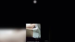 Ba má ngủ rồi cho anh sờ tí nhé