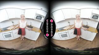 Con bạn đang nấu ăn, Mà cứ tốc váy gạ lút cán djt nhau ở bếp loli sướng rên rỉ