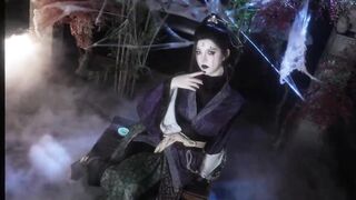 Gái dâm cosplay nude dâm đãng kích thích