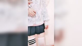 Cháu họ tới nhà chơi bị chú dụ quay vd khêu dâm