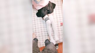 Cháu họ tới nhà chơi bị chú dụ quay vd khêu dâm