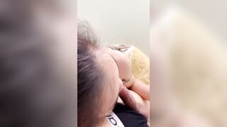 đang ngủ ngon thì bị bé sinh viên lôi con cu ra nghịch