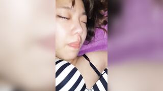 hấy e vợ ngủ say, anh rể đè ra chịch luôn may mà kịp xuất ra ngoài