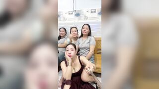 Bọn Chị tuyển Phi công trẻ, e nào Cu 30cm gặp chị nhé