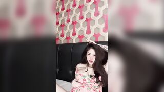 Chát sex, Gái Xinh Trả kèo Vú To, Vào WC Khoe Body loli mình dây vú lồn múp