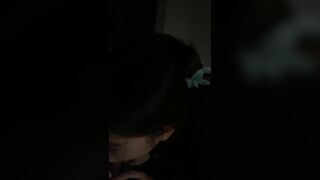 "Người yêu mày dễ gần nhỉ, còn chủ động vạch chim tao ra mút"