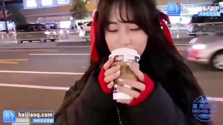 Đưa cô gái xinh đẹp ngoài đường vào khách sạn địt cực dâm