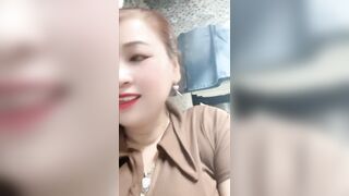 Bà chủ vô tình bị lộ Xơ lít bị NV lưu Clip lại